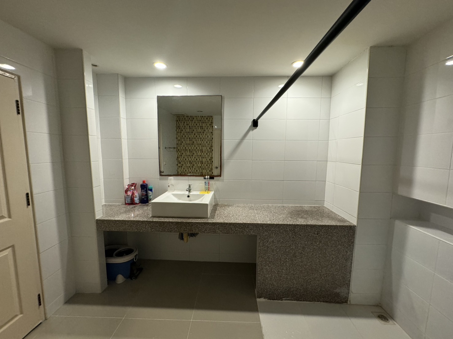 รหัสทรัพย์ 53645 ขายถูกพื้นที่ 62 ตร.ม. ราคา 2,100,000 บาท คอนโด The Trend ซอย คู้บอน 16/1 ถนนคู้บอน โครงการเดอะ เทรนด์ คอนโดทาวน์ (The Trend Condo town)