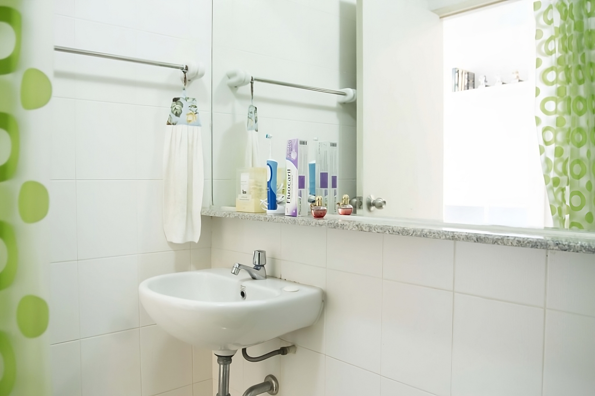 คอนโดให้เช่าคอนโด House Laguna Garden (ไอ-เฮาส์ ลากูน่า การ์เด้น RCA) พื้นที่ 26 ตร.ม. ห้องสตูดิโอ ชั้น 7 ตึก C (ตึกสีม่วง เป็นตึกเดียวที่มีฟิตเนสและโซน Laundry อยู่ใต้ตึก)