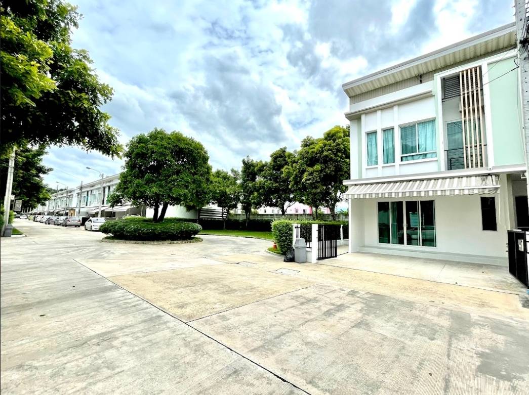 ขาย / ให้เช่าทาวน์โฮม 2 ชั้น โครงการ พลีโน่ วงแหวน-รามอินทรา Pleno Wongwaen-Ramintra 3 ห้องนอน 2 ห้องน้ำ ขนาด 29.9 ตรว