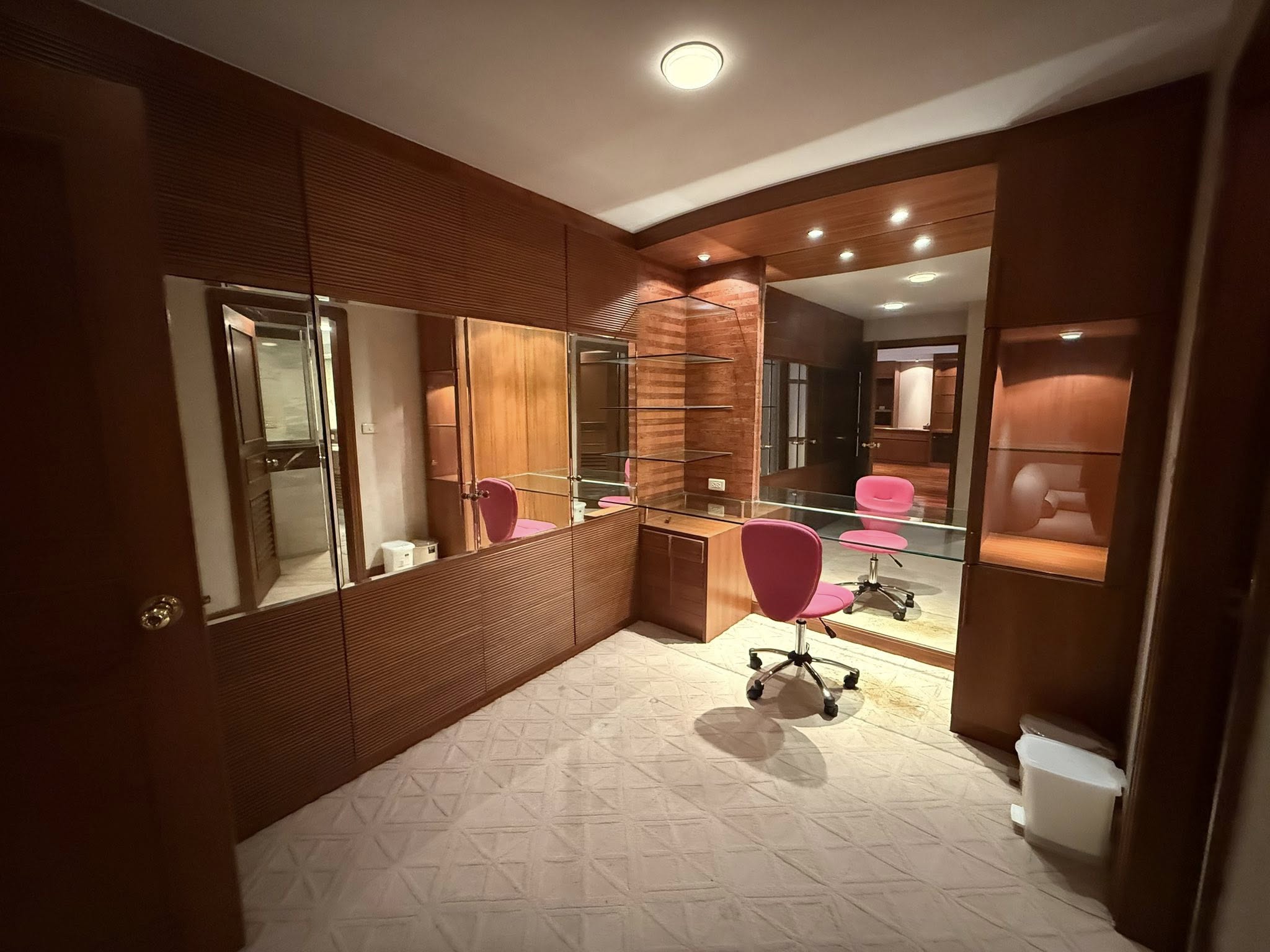 ให้เช่าคอนโด เพรสซิเด้นท์ พาร์ค สุขุมวิท 24 / For Rent President Park – Parkview Tower (English below)