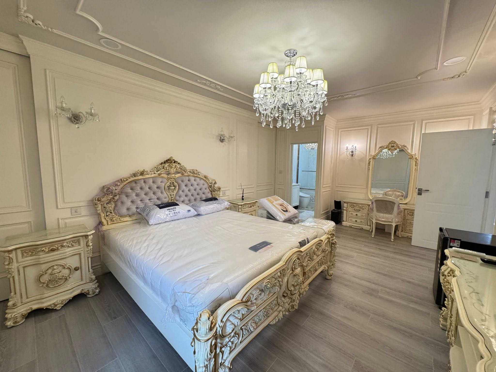 ขายบ้านเดี่ยวพร้อมอยู่ หมู่บ้านชัยพฤกษ์ บางนา กม.15 บิวท์อินทั้งหลัง ตกแต่งโดยซินแสจัดทิศตามหลักฮวงจุ้ย พร้อมสวนและน้ำตกเสริมพลังชีวิต