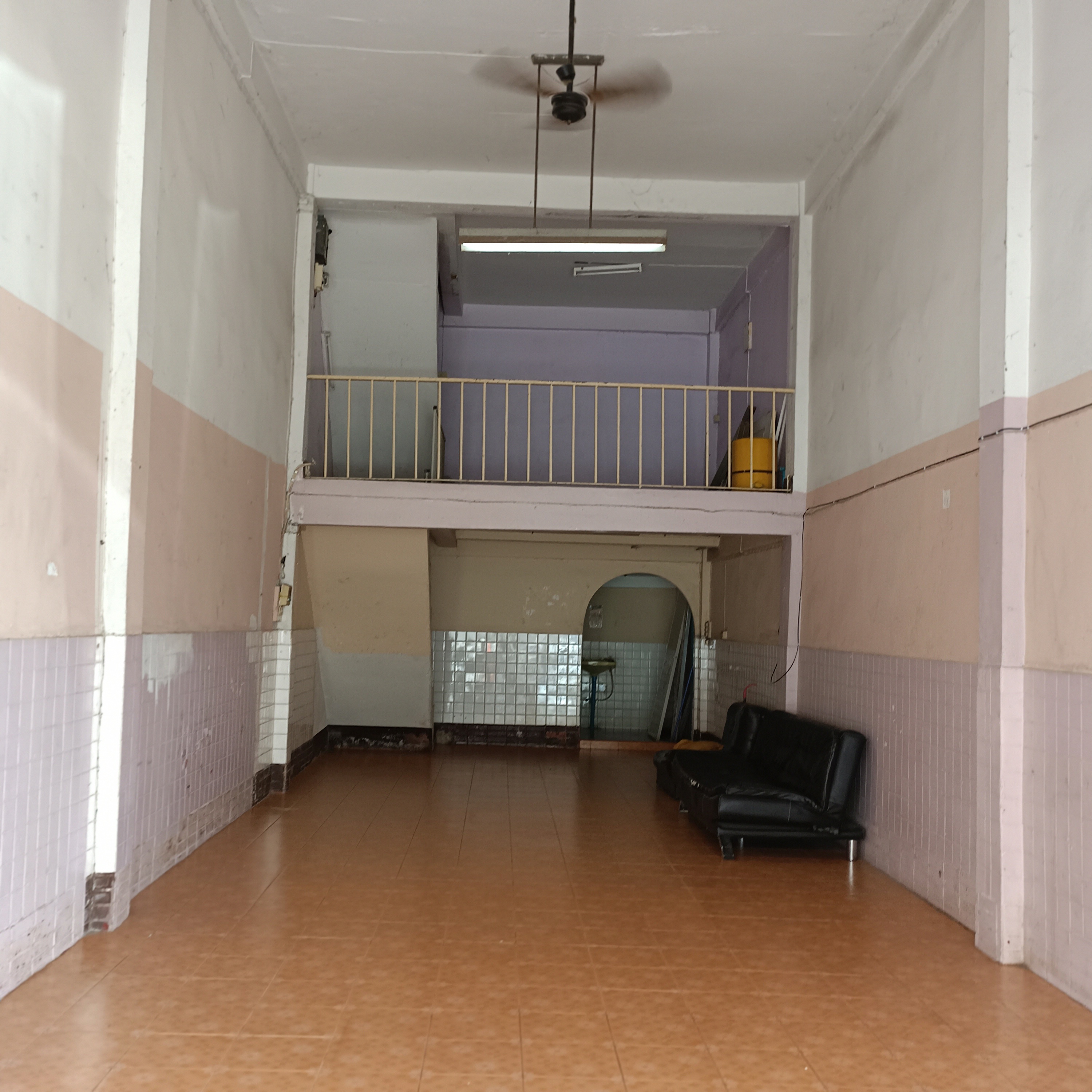 ขาย / เช่าอาคารพาณิชย์ 2 คูหา ทำเลดี เสรีไทย 11 เหมะทำเป็นหอพักนักศึกษาหรือปรับปรุงเป็น โฮสเทล (Hostel)