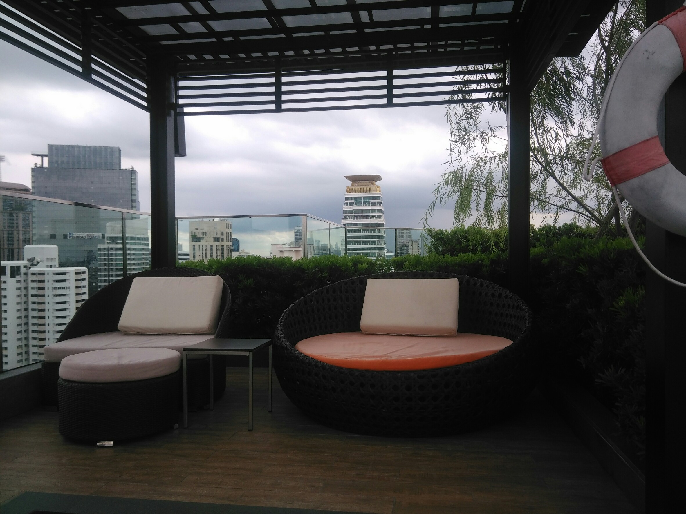 ขาย / เช่า คอนโด H Sukhumvit 43 (เอช สุขุมวิท 43) 1ห้องนอน 1 ห้องน้ำ 1ห้องรับแขก ห้องครัวในตัว พื้นที่ 40.92 ตร.ม ชั้น 9 ห้อง 99/53 วิวเมือง