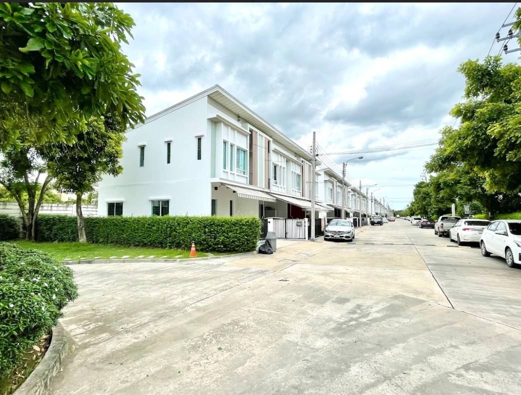 ขาย / ให้เช่าทาวน์โฮม 2 ชั้น โครงการ พลีโน่ วงแหวน-รามอินทรา Pleno Wongwaen-Ramintra 3 ห้องนอน 2 ห้องน้ำ ขนาด 29.9 ตรว