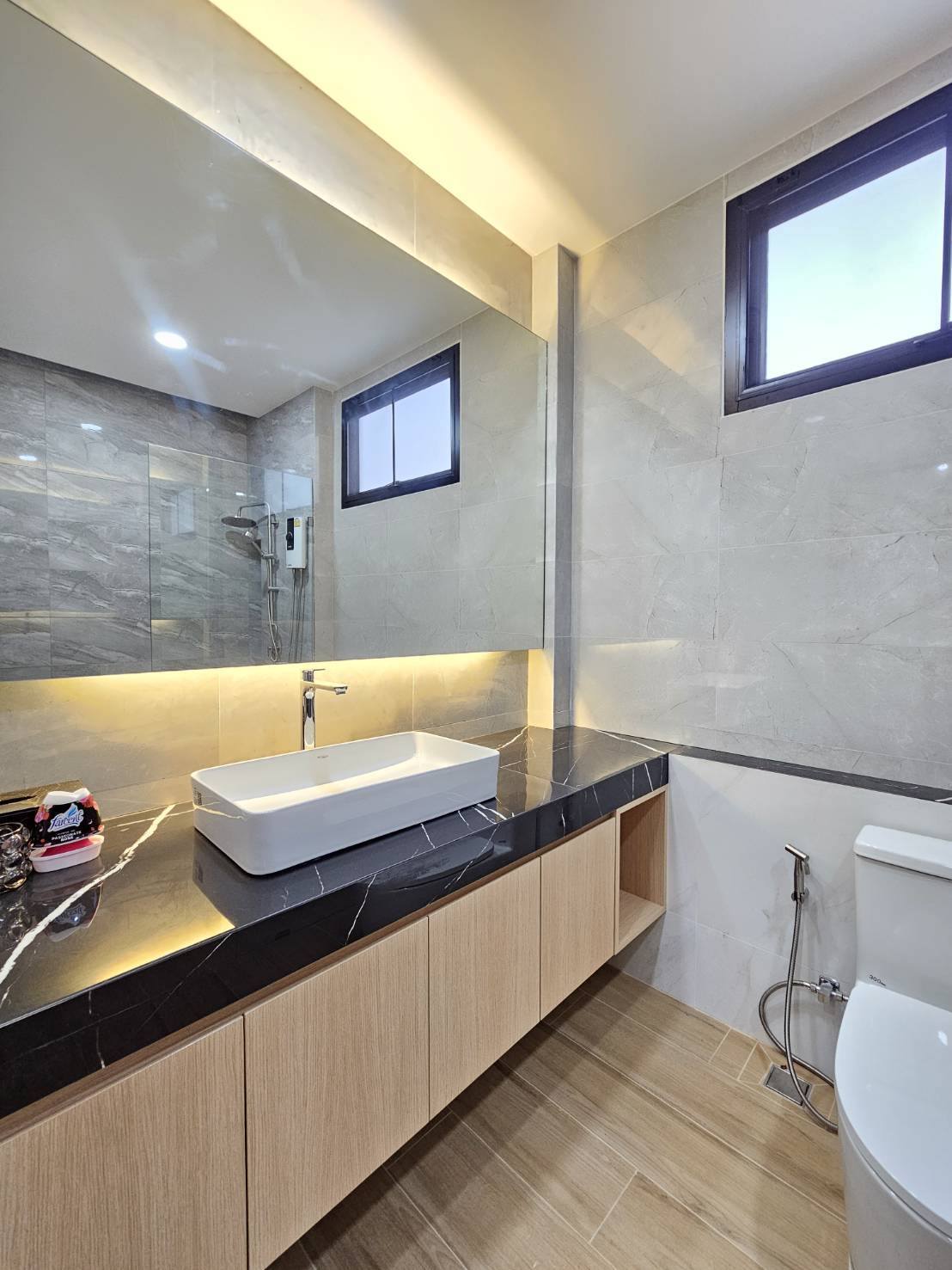 🔥 โอกาสทองสำหรับนักลงทุน! พูลวิลล่าหรู การันตีผู้เช่า 120,000 บาท/เดือน! 🔥 ชื่อโครงการ: Luxury Huai Yai Pool Villa / พูลวิลล่าหรูห้วยใหญ่