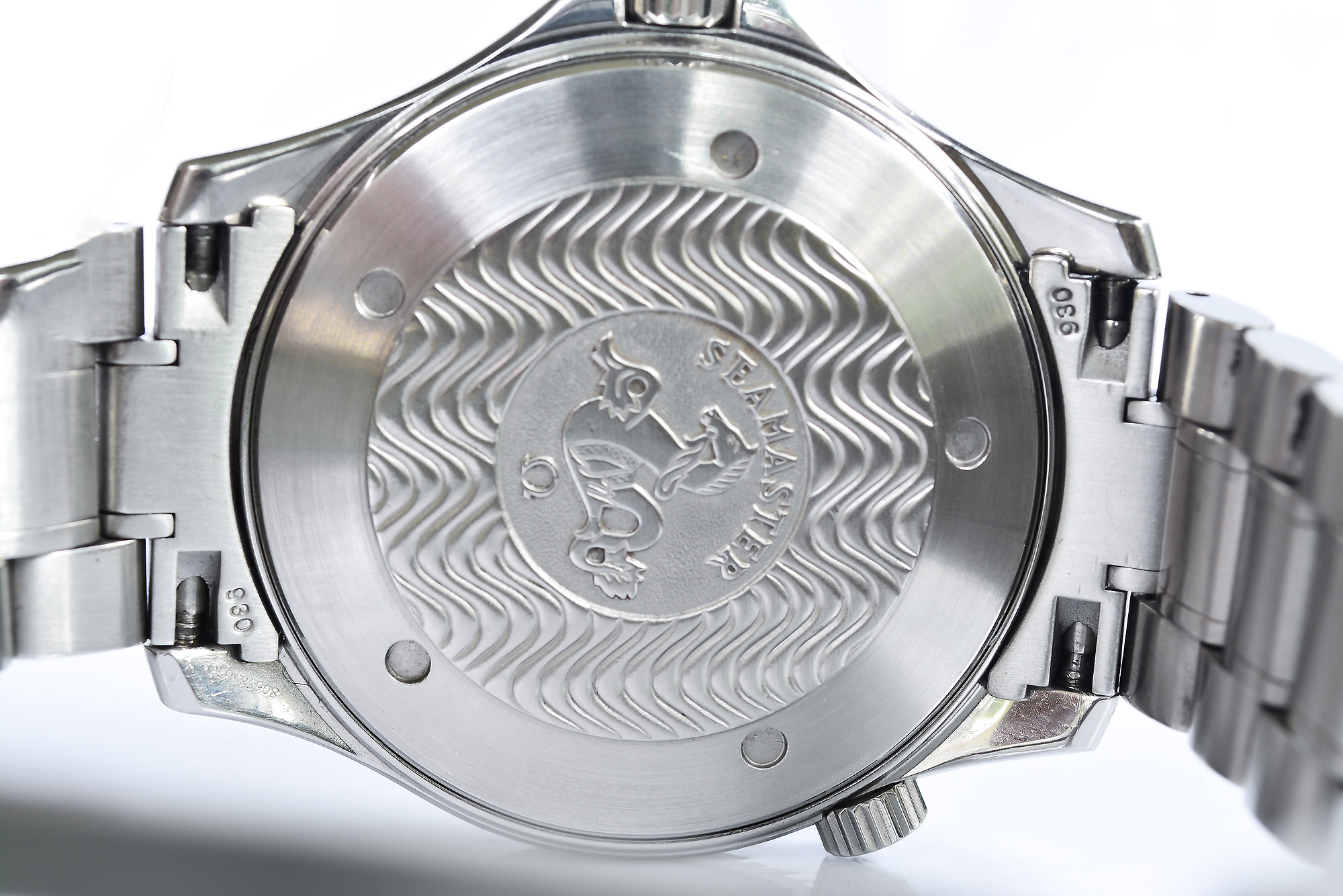 Omega seamaster james bond auto ขอบเหล็ก(Sold)