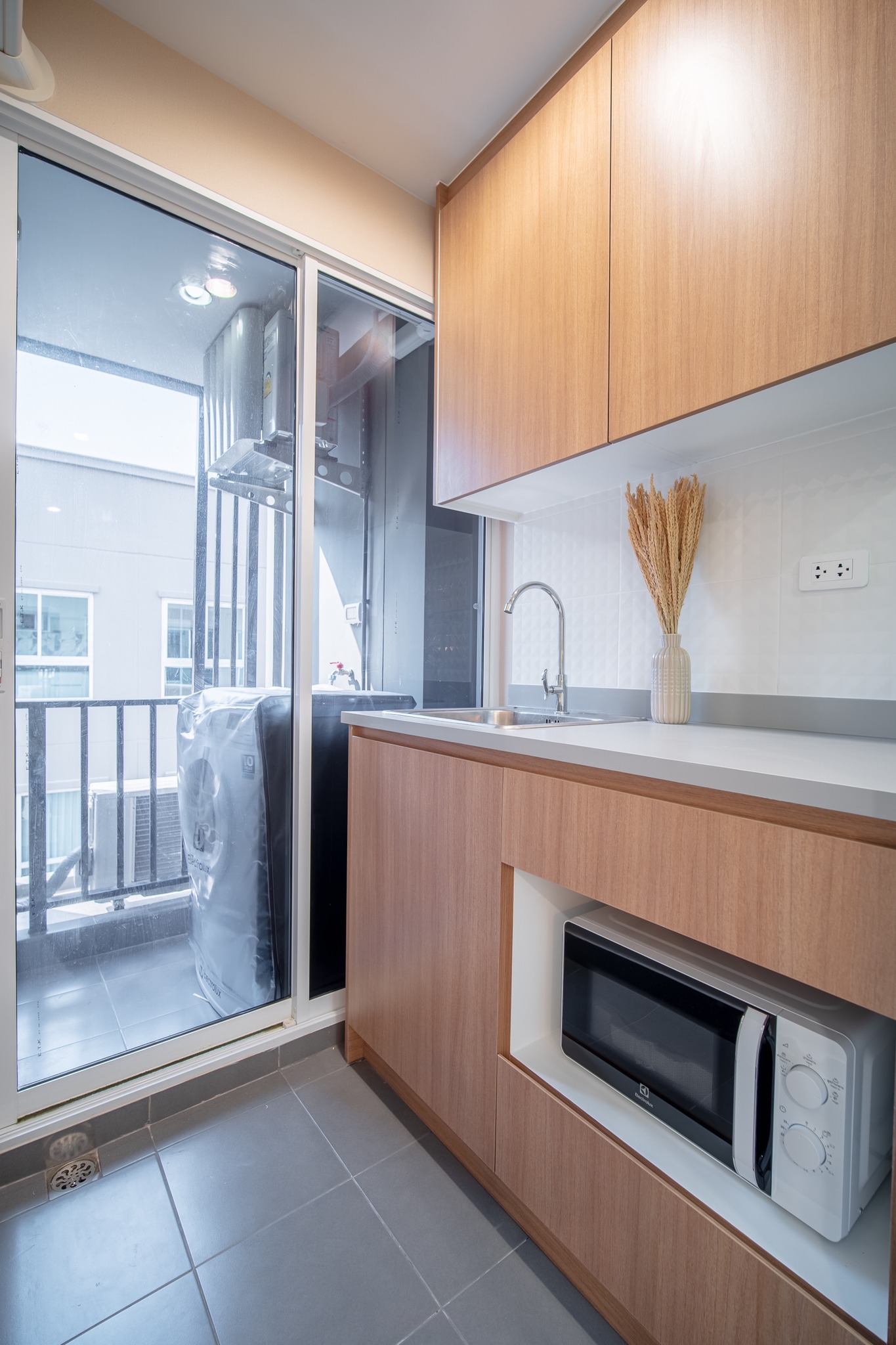 คอนโดให้เช่า รีเจ้นท์โฮม สุขุมวิท 97/1 ใกล้บีทีเอส บางจาก 1 ห้องนอน 1 ห้องน้ำ ขนาด 28 ตร.ม. ชั้น 8 ทิศใต้