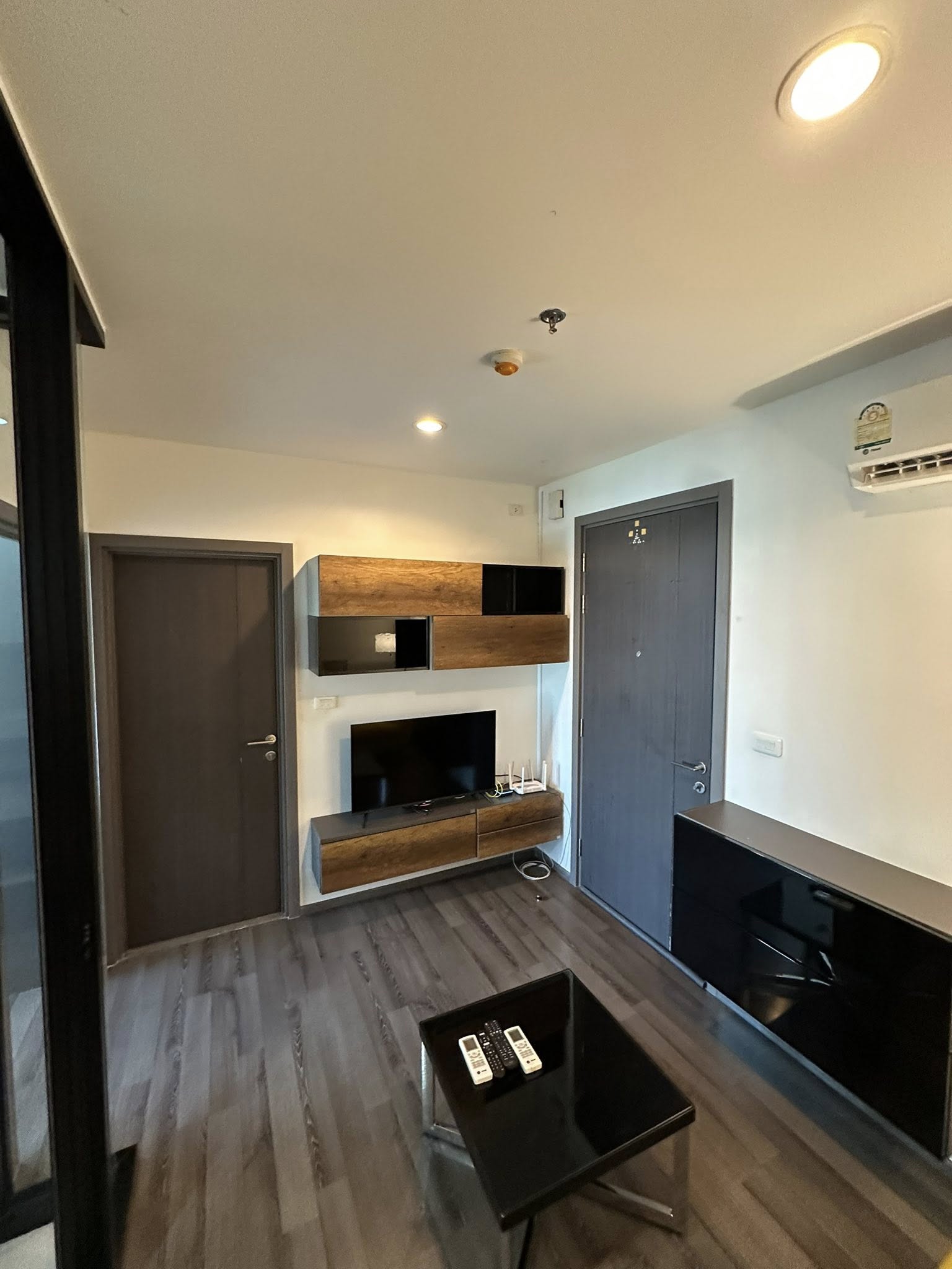 ให้เช่าคอนโด เดอะ เบส พาร์ค อีสต์ สุขุมวิท 77 / For Rent The Base Park East Sukhumvit 77 (English below)