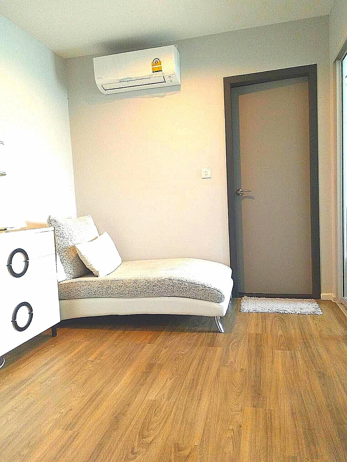 ขายด่วนต่ำกว่าทุน / เช่า คอนโด Very III Sukhumvit 72 (เวรี่ สุขุมวิท 72) เพียง 500 ม. จาก BTS สถานีแบริ่ง, 1 ห้องนอน
