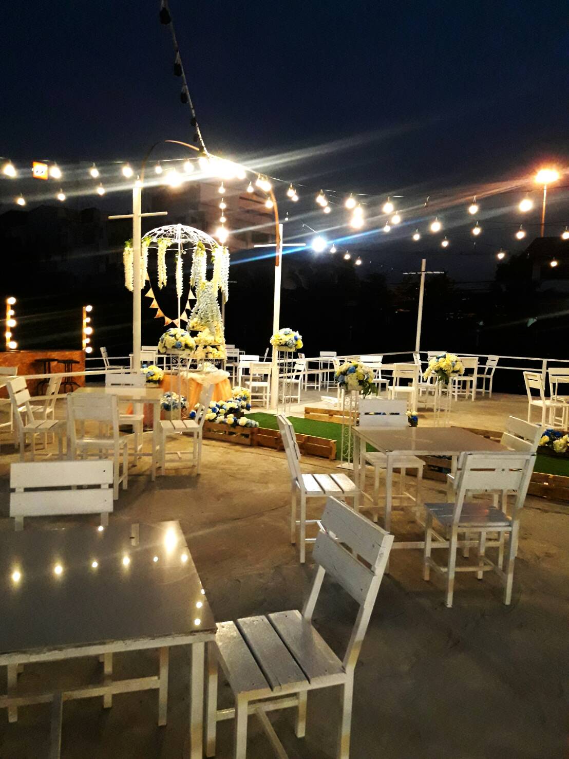 รหัสทรัพย์ 71220 Garden Of Love บริการสถานที่จัดเลี้ยงงานสังสรรค์ในรูปแบบส่วนตัวมีบริการทั้งเรือนแพริมน้ำ