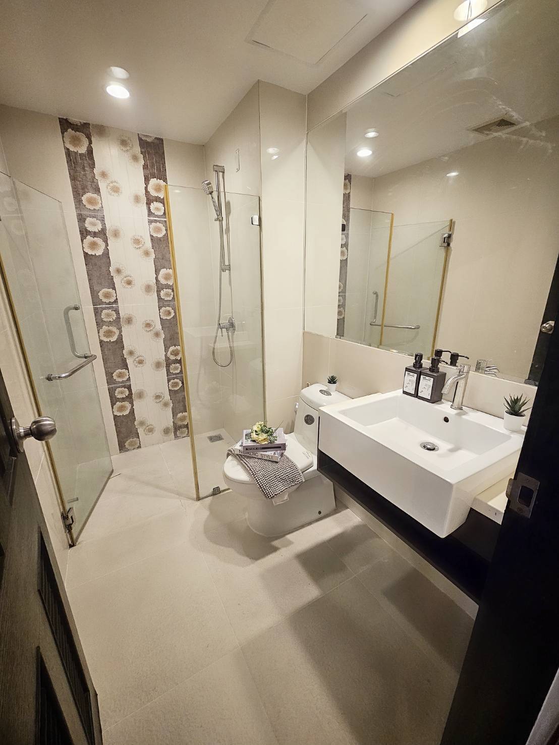 ขายคอนโด เดอะ คริส เอ๊กซ์ตร้า 4 (รัชดา 17) The Kris Extra 4