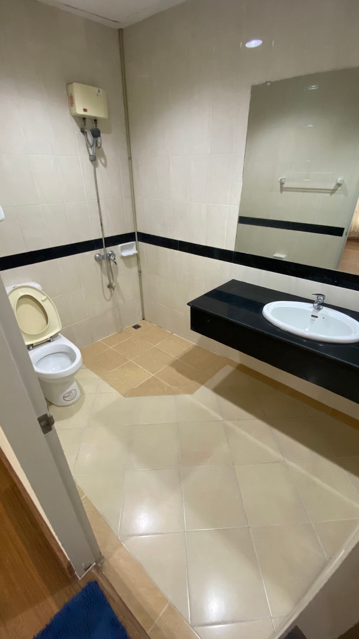 ขาย / ให้เช่า ทาวน์โฮม ,โฮมออฟฟิศ 3 ชั้น โครงการ Baan Klang Muang The Royal Monaco Srinakarin-Pattanakarn