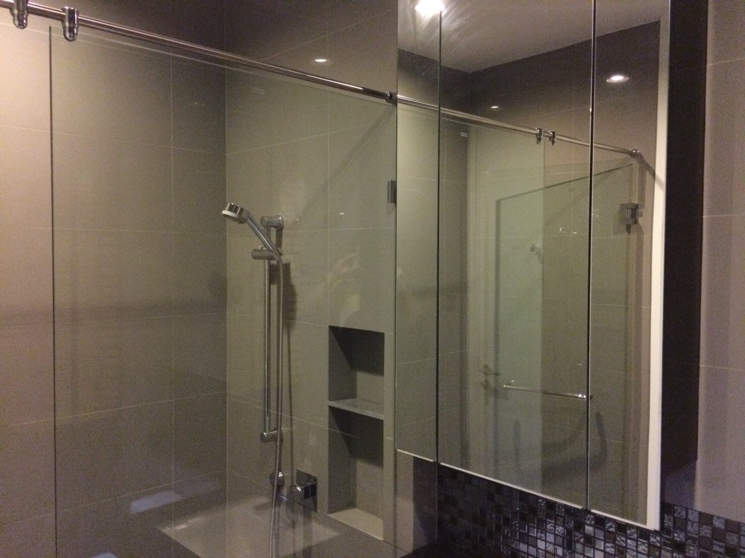 ให้เช่าคอนโด M Ladprao (เอ็ม ลาดพร้าว) 1 ห้องนอน 1 ห้องน้ำ ขนาด 26 ตรม ชั้น 26 ประตูห้อง Digital door lock