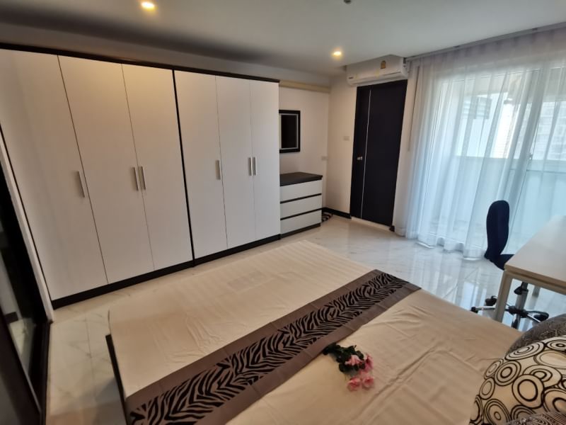 ขาย /ให้เช่าคอนโดติดถนนสีลมคอนโดใกล้ BTSช่องนนทรี คอนโดไอทีเอฟ-สีลมพาเลช 200เมตร จากBTSช่องนนทรี