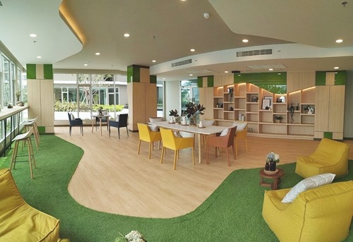 ขาย / ให้เช่า วิวสระสวย ห้องขนาด 30 ตรม Supalai Veranda Rama 9 (ศุภาลัย เวอเรนด้า พระราม 9) ไปประดิษฐ์มนูธรรม เพชรบุรี ราม