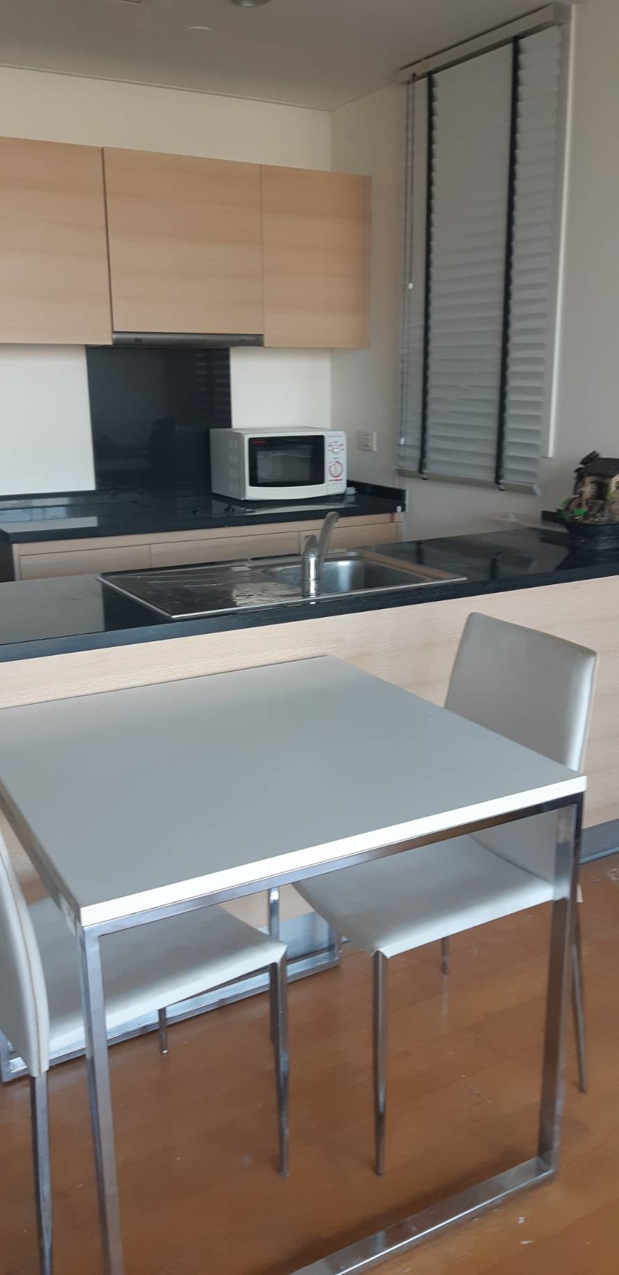 ให้เช่าคอนโด Wind Sukhumvit 23 (วินด์ สุขุมวิท 23) 1 ห้องนอน 1 ห้องน้ำ ชั้น 8 ขนาด 53 ตรม.ห้องแต่งครบพร้อม