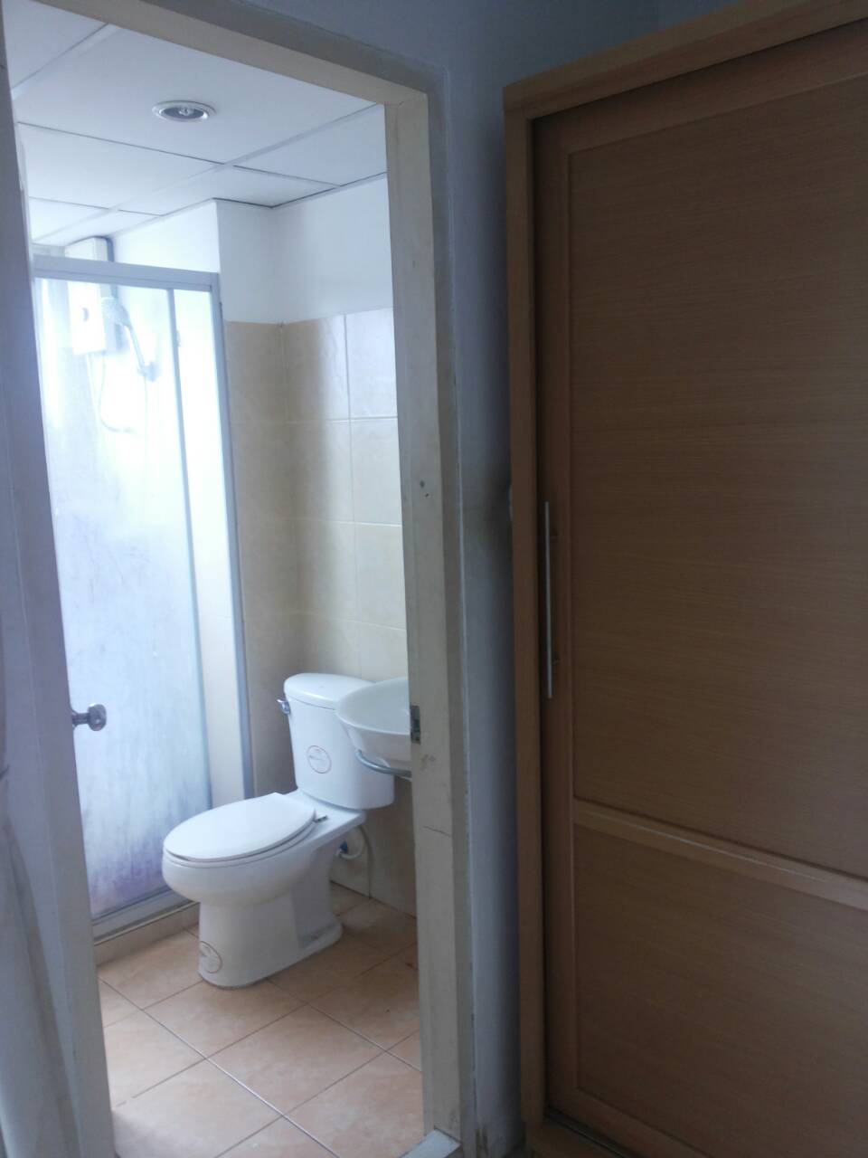 ให้เช่าคอนโดซิตี้โฮมรัชดา 10 (City Home Ratchada) ซอย 10 ราคา 8000บ./เดือนให้เช่า ห้อง Studio 30 ตร.ม. 1 ห้องน้ำ, 1 ห้องครัว ห้องครัวกั้นเป็นสัดส่วน ตึก A1 ชั้น 4