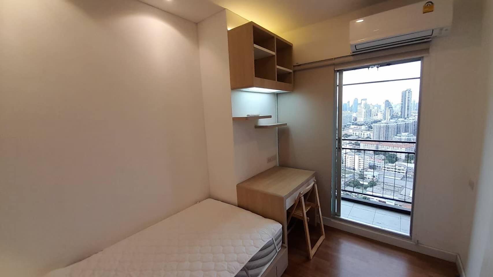 ขาย / ให้เช่าคอนโด Lumpini Place Ratchada - Sathu (ลุมพินี เพลส รัชดา - สาธุ ) ห้องพักหรู สไตล์ลอฟท์ ชั้นสูง 360 Panorama