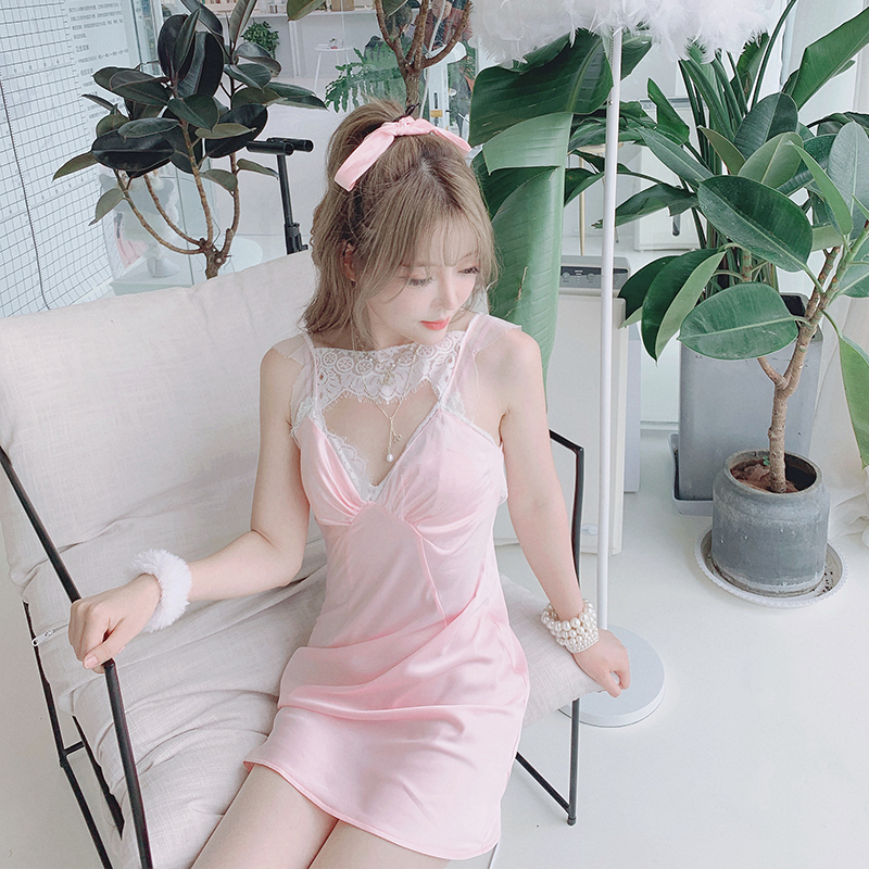 Summer Joy : เดรสลูกไม้สายเดี่ยวคอวีแบบเซ็กซี่สามารถใส่เที่ยวแบบชิวๆ หรือใส่เป็นชุดนอนได้ มีให้เลือก 3 สี (สินค้าไม่รวมเสื้อคลุมค่ะ) แบรนด์แท้