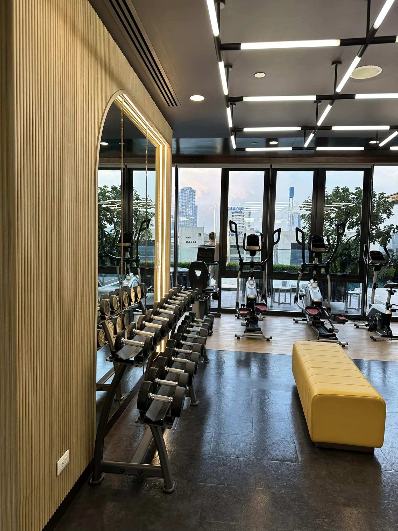 ให้เช่า : THE BASE Phetchaburi-Thonglor เดอะ เบส เพชรบุรี - ทองหล่อ ห้องใหม่พร้อมอยู่ เครื้องใช้ไฟฟ้าและเฟอร์นิเจอร์ครบ