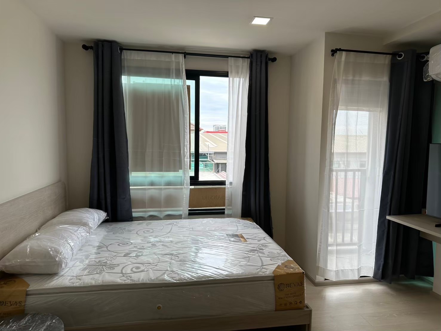 ให้เช่าคอนโด dcondo hype rangsit (ดีคอนโด ไฮป์ รังสิต) คอนโดทำเลดีที่อยู่ติดถนนใหญ่ ตรงข้าม ม.กรุงเทพ