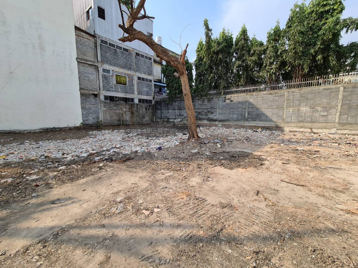 ขาย / เช่า ที่ดินเปล่า ซอย สุขุมวิทซอย 71 ปรีดีพนมยงค์ ซอย 26 (พัฒนเวศม์) ขนาด 331 ตร.วา.