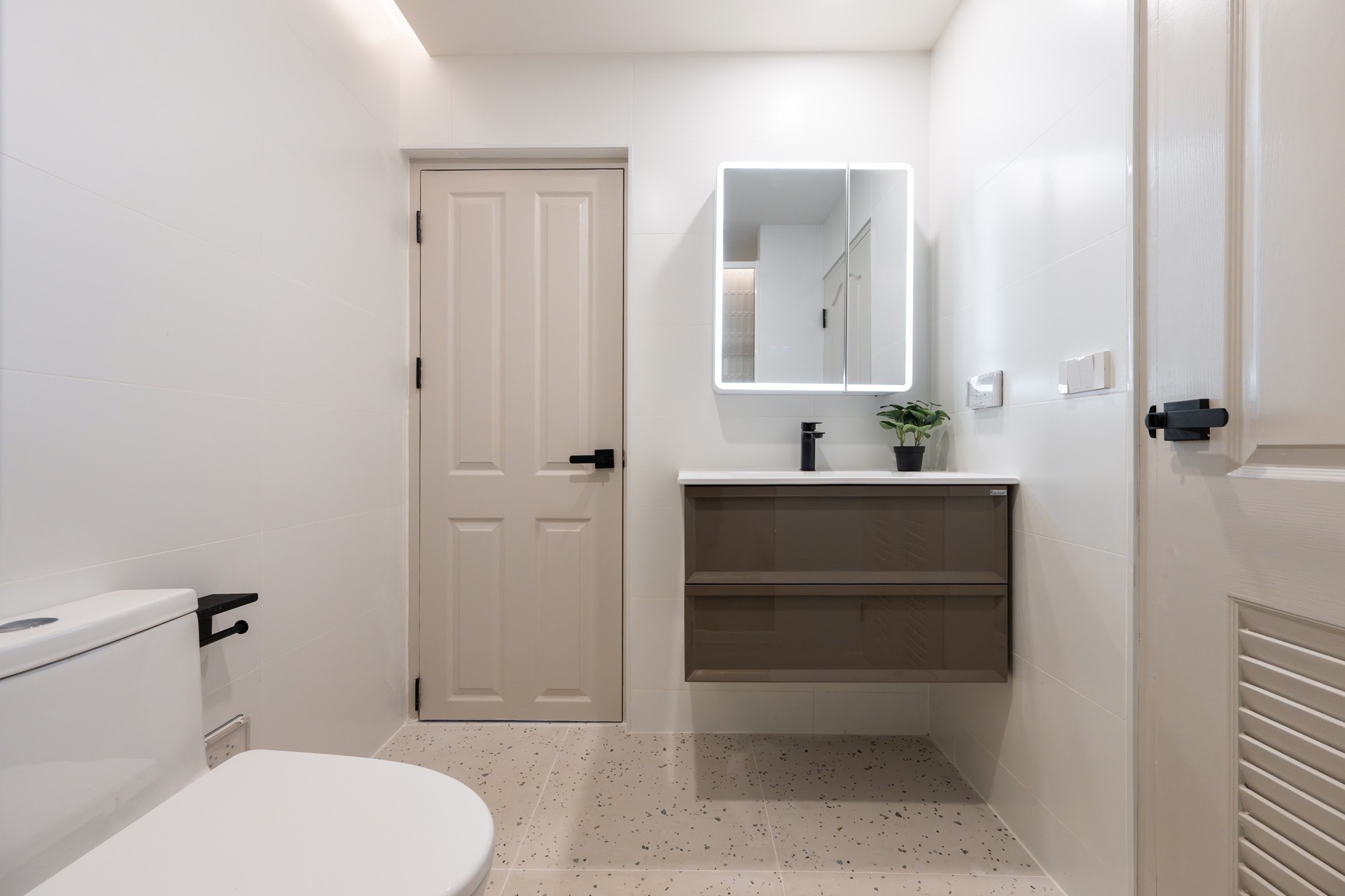 ขายคอนโด EXECUTIVE REGENT CONDO ห้องใหญ่ 140 ตร.ม. | 4 ห้องนอน 2 ห้องน้ำ