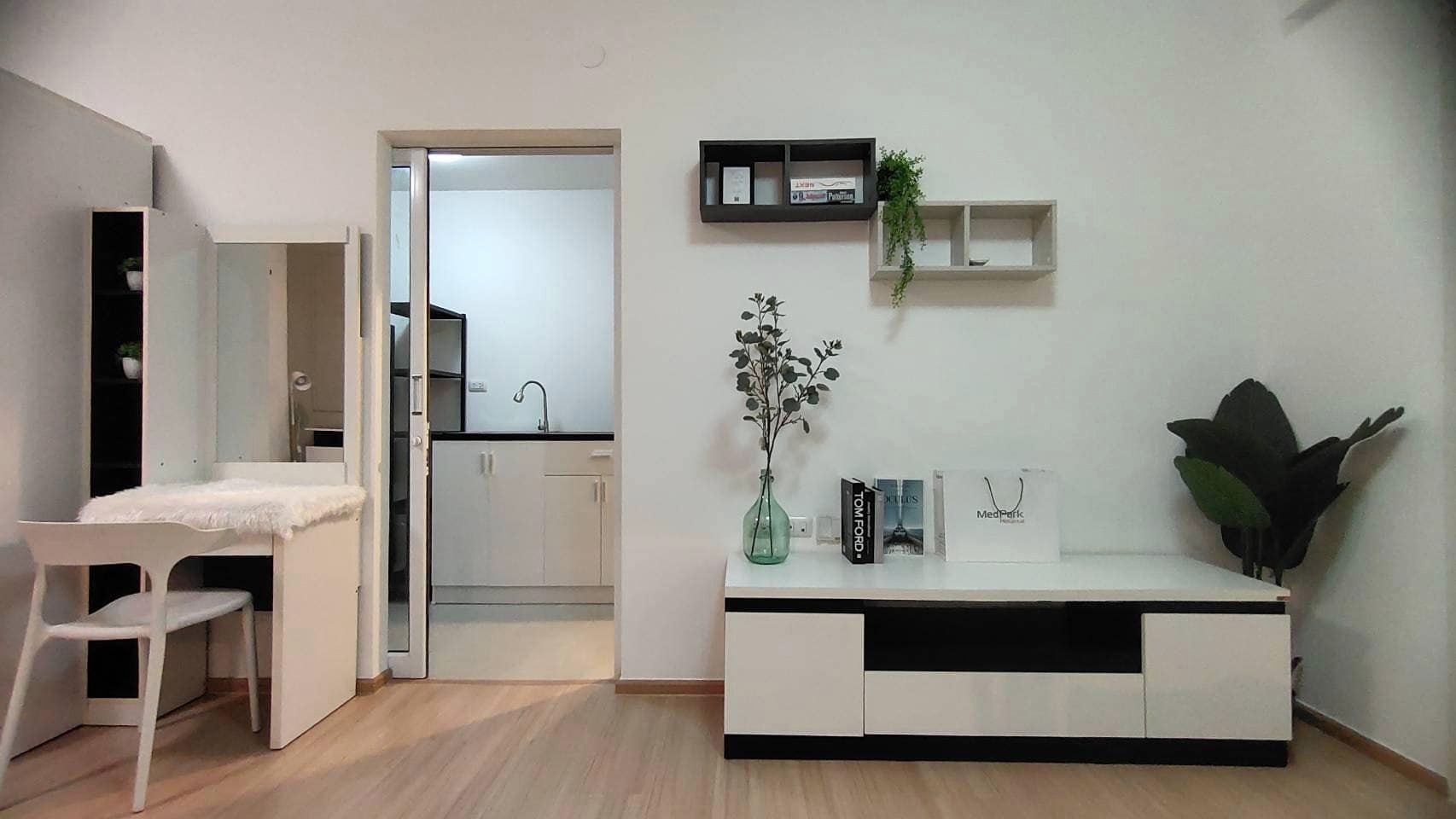 ให้เช่าคอนโด UNIO Charan 3 (ยูนิโอ คอนโด จรัญฯ 3) 1 ห้องนอน ชั้น 6 ตึก J เห็นวิวสระ เพิ่งแต่งเสร็จ