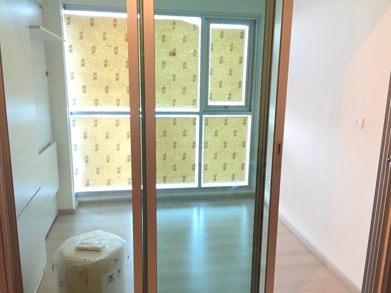 ขาย / เช่า คอนโด Life@Ratchada ราคา 25,000 / เดือน 2 นอน 1 น้ำ พื้นที่ 4.7 ตร.ม ชั้น 28 ตึก เอ ทิศตะวันออก+ทิศเหนือ ครัวแยก เฟอร์นิเจอร์ครบ