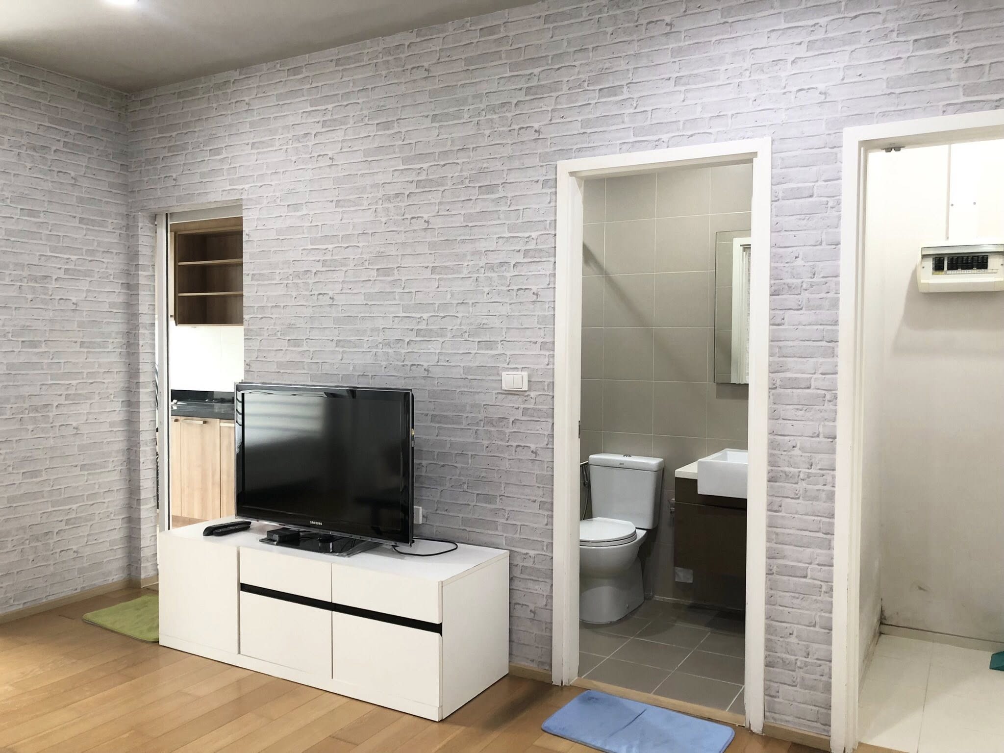 ðïļ āđāļŦāđāđāļāđāļēāļāļāļāđāļ āđāļŪāļāđ āļŠāļēāļāļĢ / For Rent Hive Sathorn Condominium ( English below )