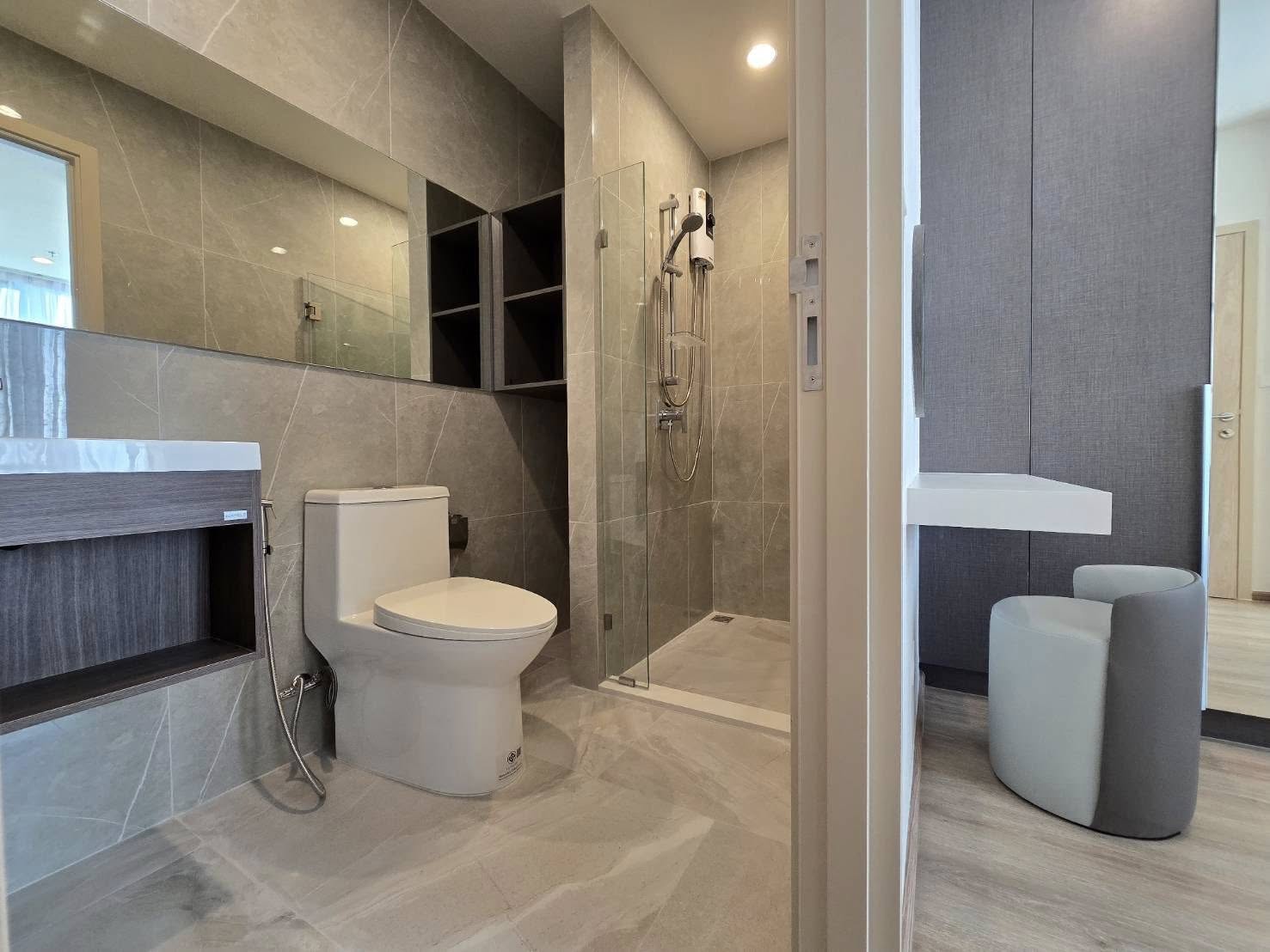 ให้เช่าคอนโด นิว ดิสทริค อาร์ไนน์ พระราม 9 / For Rent Nue District R9 (English below)