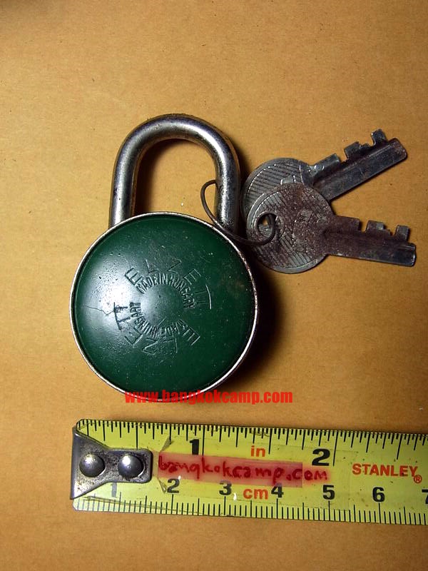 กุญแจฮังการี่..... Made in HUNGARY แท้..ใหม่เก่าเก็บ..ใช้งานได้ปกติ (สีเขียว)