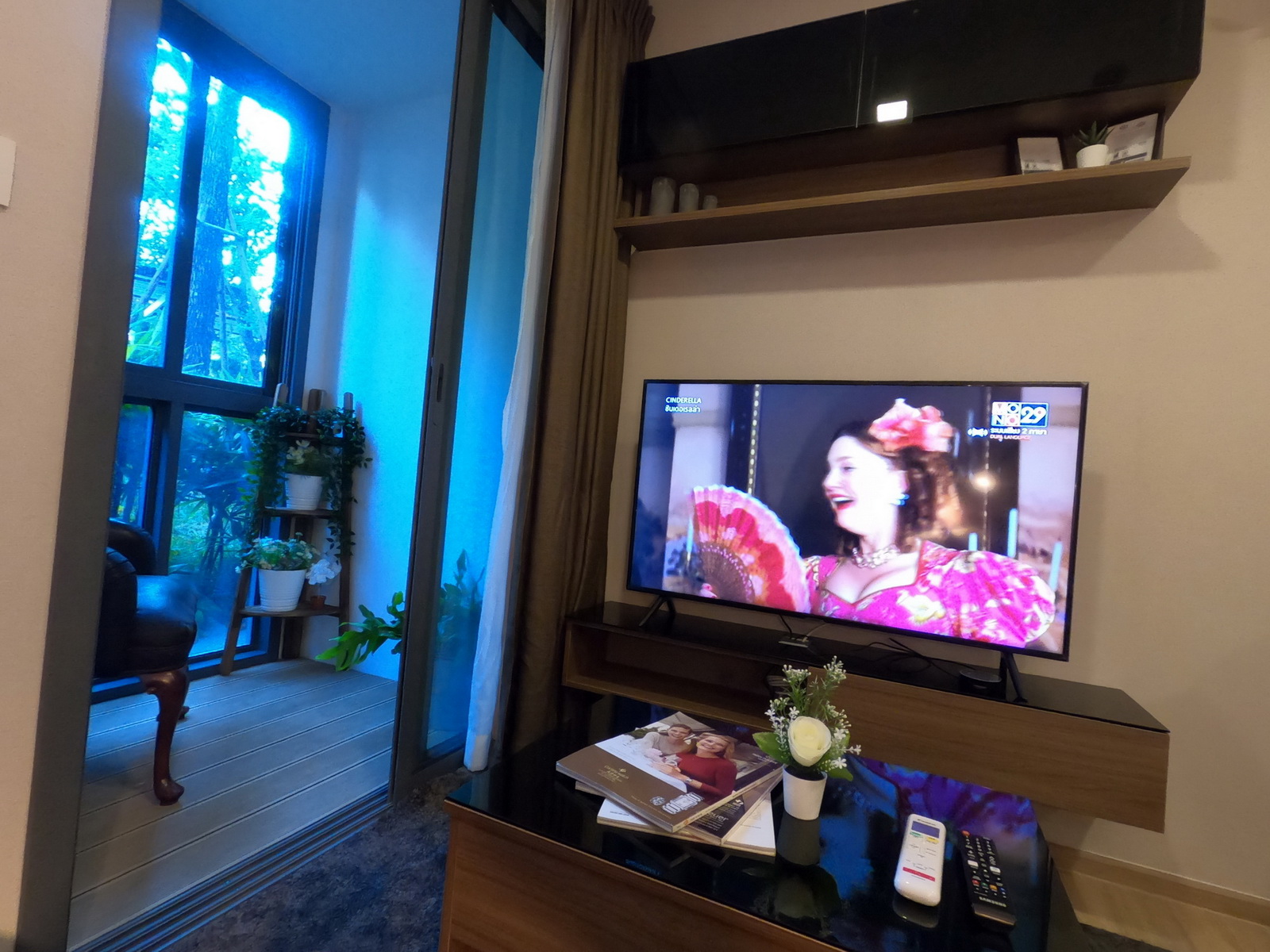 ขาย / เช่า คอนโด Taka Haus Ekamai 12 (ทากะ เฮาส์ เอกมัย 12) 2 ห้องนอน 1 ห้องน้ำ พื้นที่ 44.75 ตารางเมตร