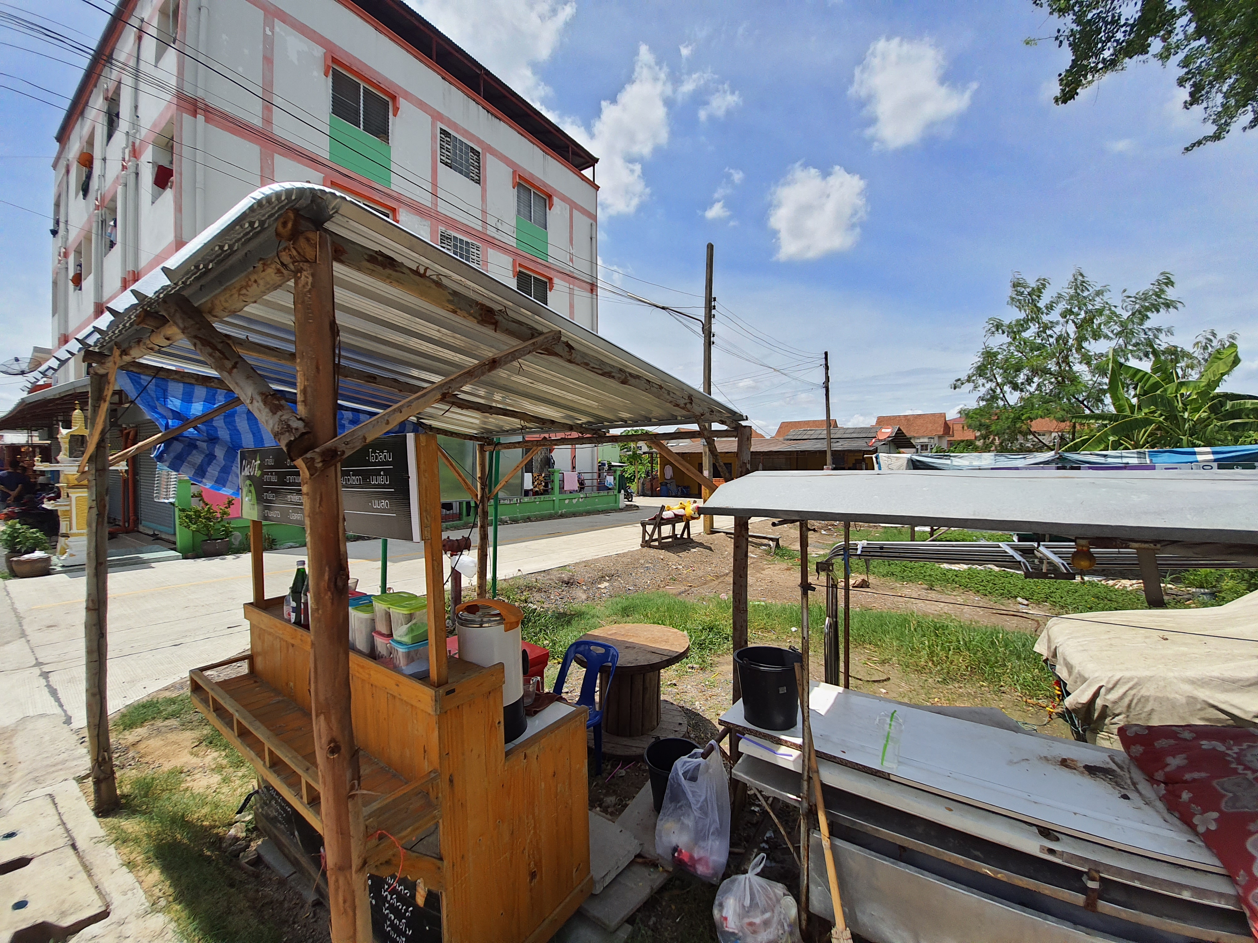 รหัสทรัพย์ 04668 ขายที่ดินถมแล้ว ลำลูกกาคลอง 4 ซอยร่วมสุข 2 ติดถนน 3 ด้าน (ที่ดินรูปสี่เหลี่ยมจัตุรัส) ขนาดพื้นที่ 3 งาน 63 ตรม