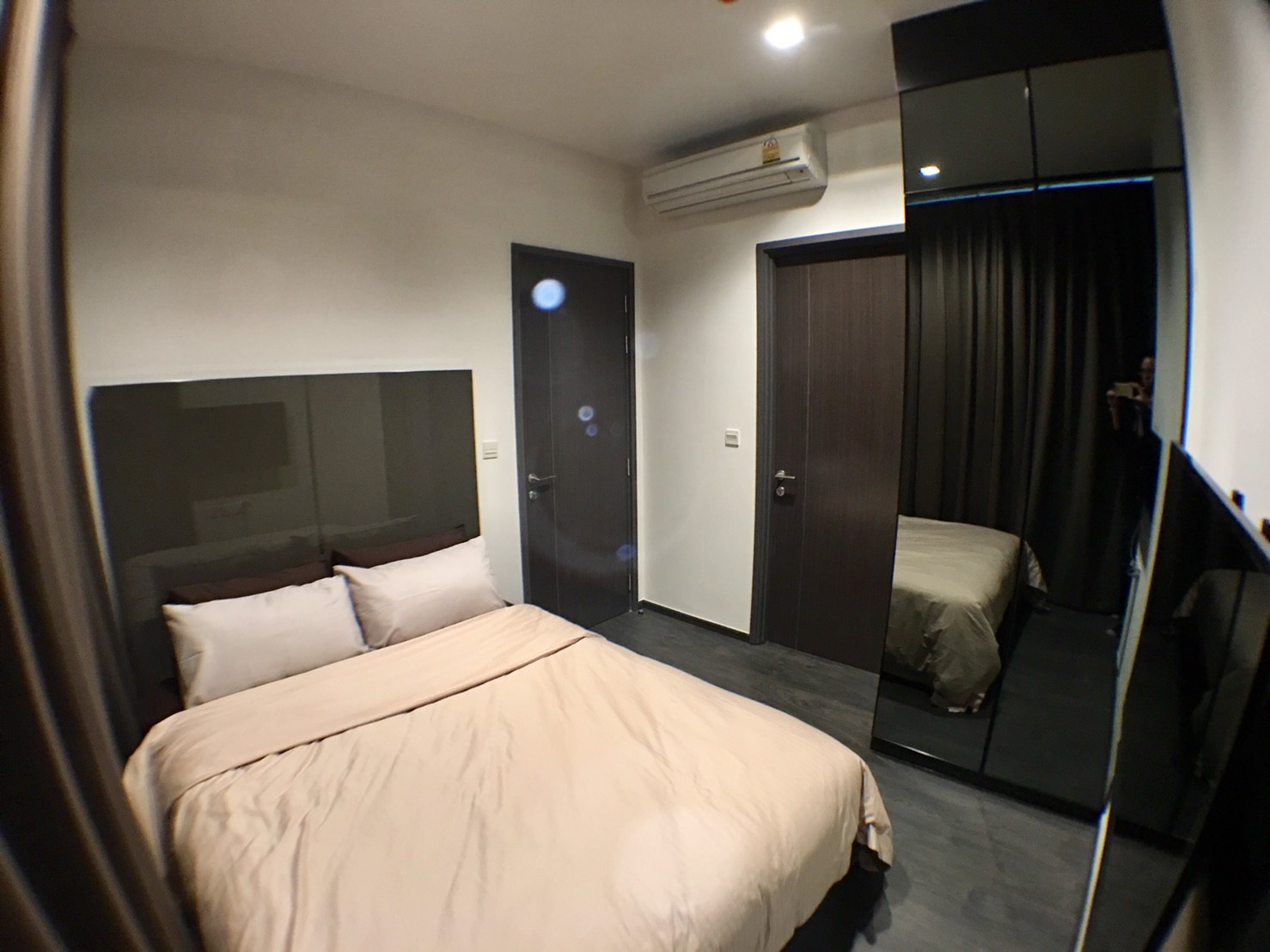 ให้เช่าคอนโด EDGE SUKHUMVIT 23 ( เอดจ์ สุขุมวิท 23 ) รายละเอียดดังนี้ 1 ห้องนอน 1 ห้องน้ำ ห้อง 010513