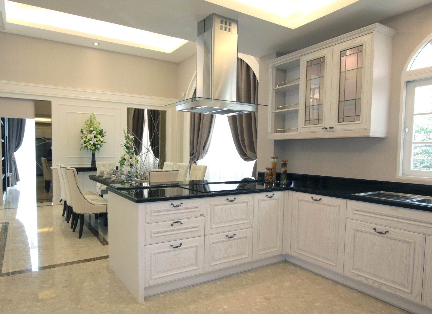 SALE Luxury Decor Single House with private pool in Sukhumvit soi 4 Nana BTS