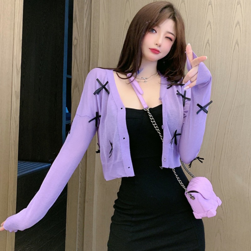 พรีออเดอร์ : เสื้อคลุมแขนยาวน่ารักๆ แบบบาง ประดับโบว์สีดำตามแบบ มีให้เลือก 2สี