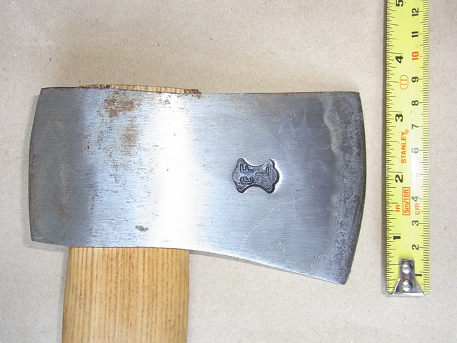 ขวาน สวีเดน CFL หน้าขวาน3นิ้วกว่า ด้ามไม้เดิมๆ พร้อมซอ งหนังอย่างดี ใหม่ เก่าเก็บ