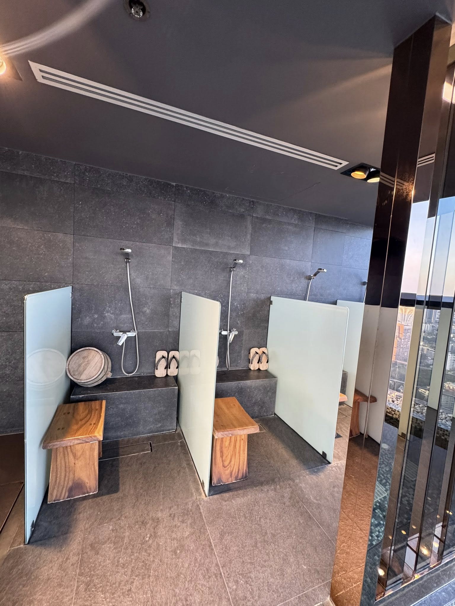 ให้เช่าคอนโด ไอดีโอ คิว สุขุมวิท 36 / For Rent Ideo Q Sukhumvit 36 (English below)