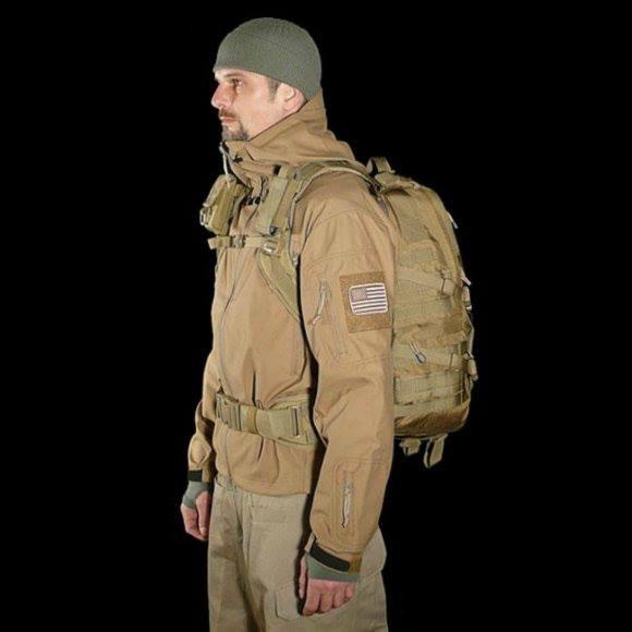 เสื้อกันหนาว กันลม กันฝน ตัวเดียวเอาอยู่ ทุกสภาพอากาศ...แนวTACTICAL เนื้อผ้า 3 ชั้น, ผ้าด้านนอกออกแบบมาให้กันน้ำ กันฝน กันหิมะ....มีHoodในตัว
