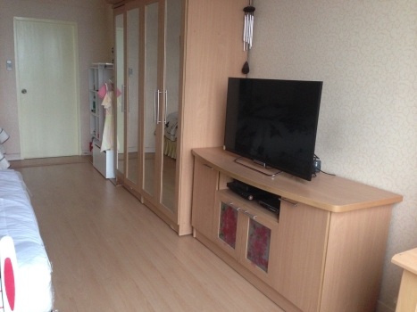 ขายคอนโดLamaison Paholyothin 24 (ลาเมซอง พหลโยธิน 24 ) 1 นอน 1 น้ำ ขนาด 45.19 ตรม. ราคา 1.9 ลบ.พร้อมเครื่องใช้ไฟฟ้าและเฟอร์นิเจอร์ ชั้น 10 ขนาด 45.19 ตรม. 1 ห้องนอน 1 ห้องครัว 1 ห้องน้ำ วิวสระว่ายน้ำ