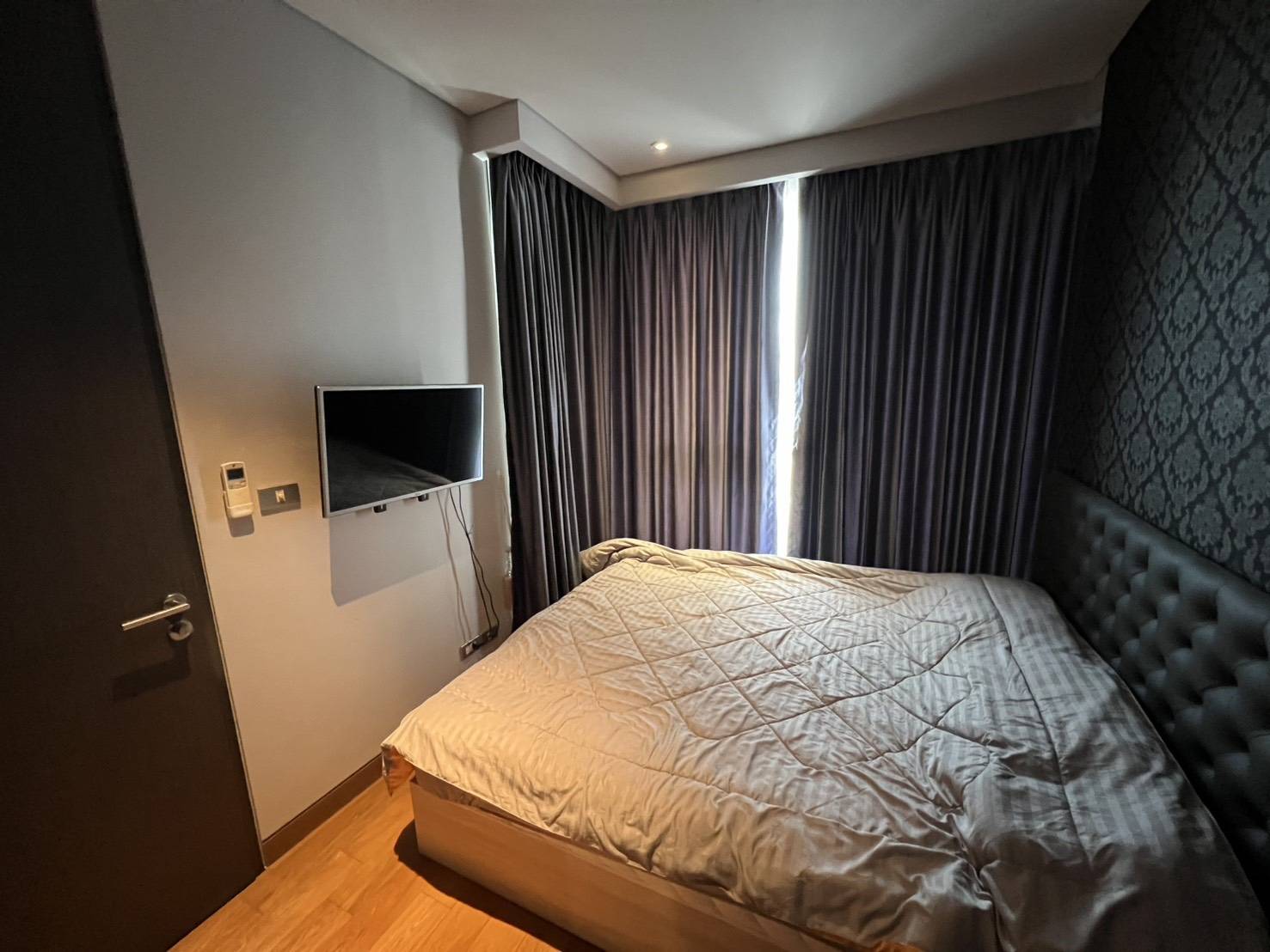 ให้เช่าคอนโด LPN 24 (Lumpini Suite Sukhumvit 24) 📍 ใกล้ BTS พร้อมพงษ์ เพียง 700 เมตร / ใกล้ MRT ศูนย์การประชุมแห่งชาติสิริกิติ์ เดินทางสะดวกทุกทิศ!