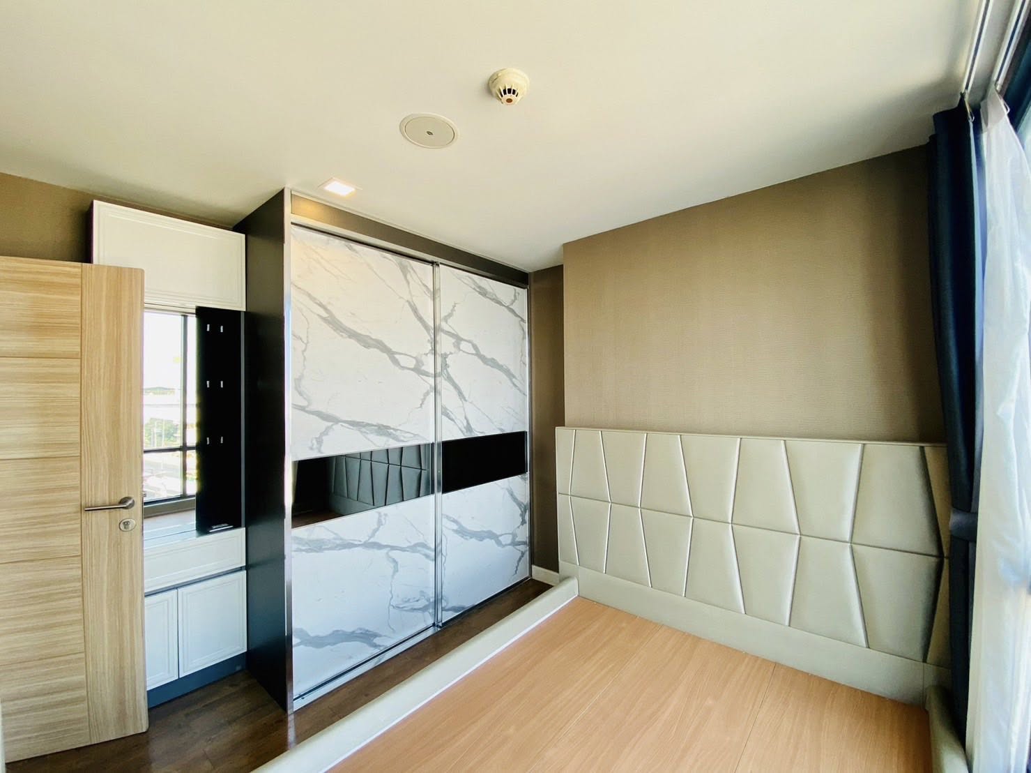 🏡✨ ขาย / เช่า คอนโด Low Rise ติดรถไฟฟ้าสายสีชมพู‼