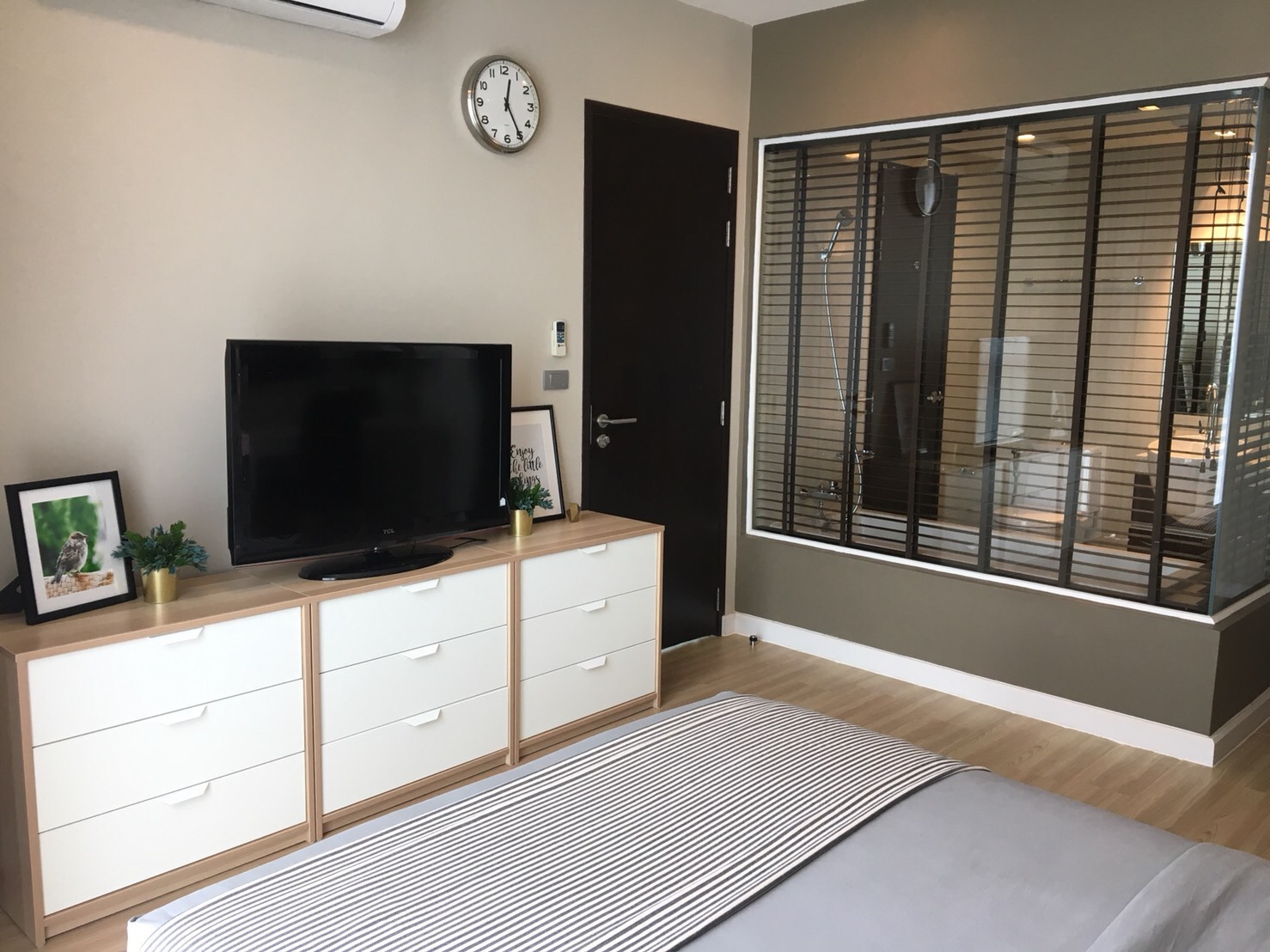 ขาย / ให้เช่าคอนโด Sky Walk Condominium (สกายวอล์ค คอนโดมิเนียม ) 1 ห้องนอนอ 1ห้องน้ำ ห้องเลขที่ 328. ชั้น 22