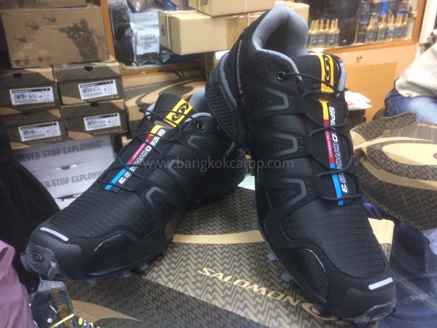 รองเท้าเดินป่า outdoor.. .Salomon... ใหม่ ...Size 40-44 eur
