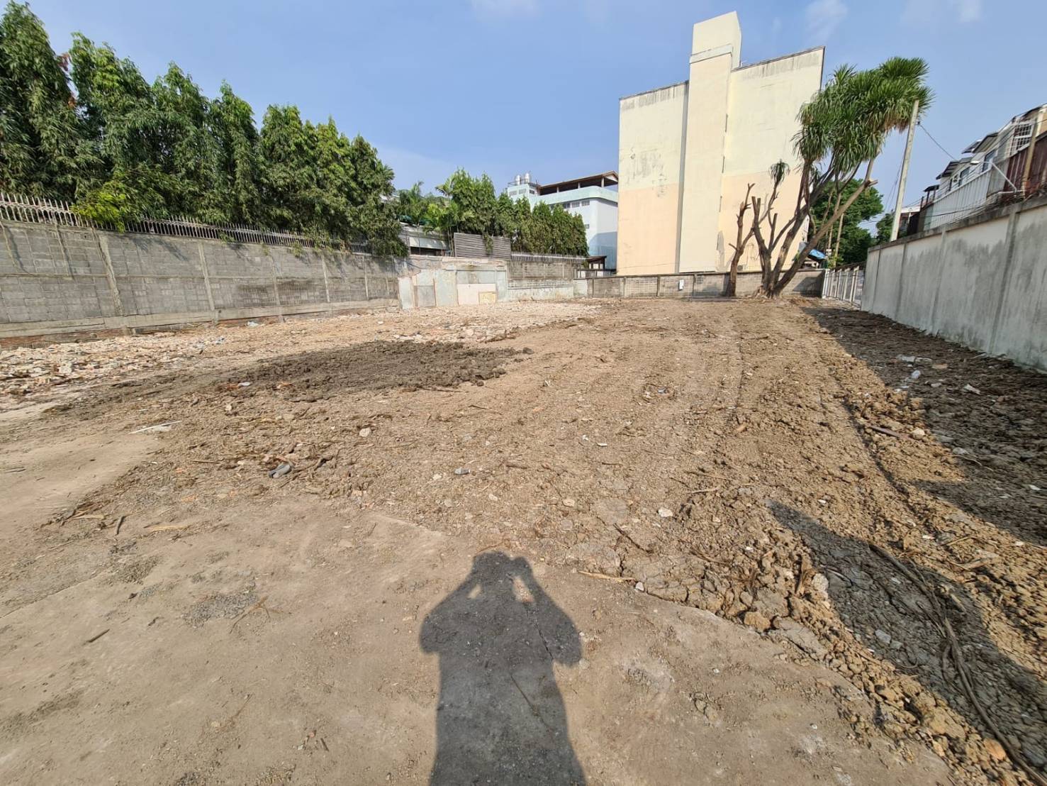 ขาย / เช่า ที่ดินเปล่า ซอย สุขุมวิทซอย 71 ปรีดีพนมยงค์ ซอย 26 (พัฒนเวศม์) ขนาด 331 ตร.วา.