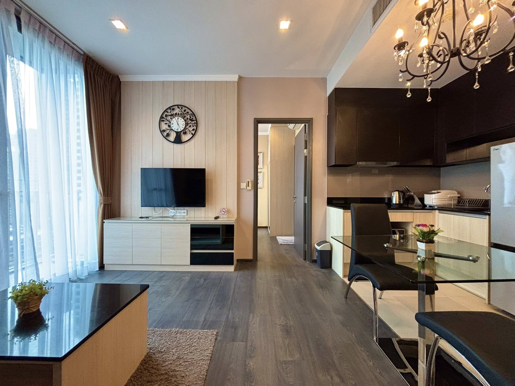 🏢 ให้เช่าคอนโด! Edge Sukhumvit 23 (เอดจ์ สุขุมวิท 23) ห้องมุม ชั้น 10 ขนาด 42 ตร.ม. แบบ 1 ห้องนอน พร้อม อ่างอาบน้ำ