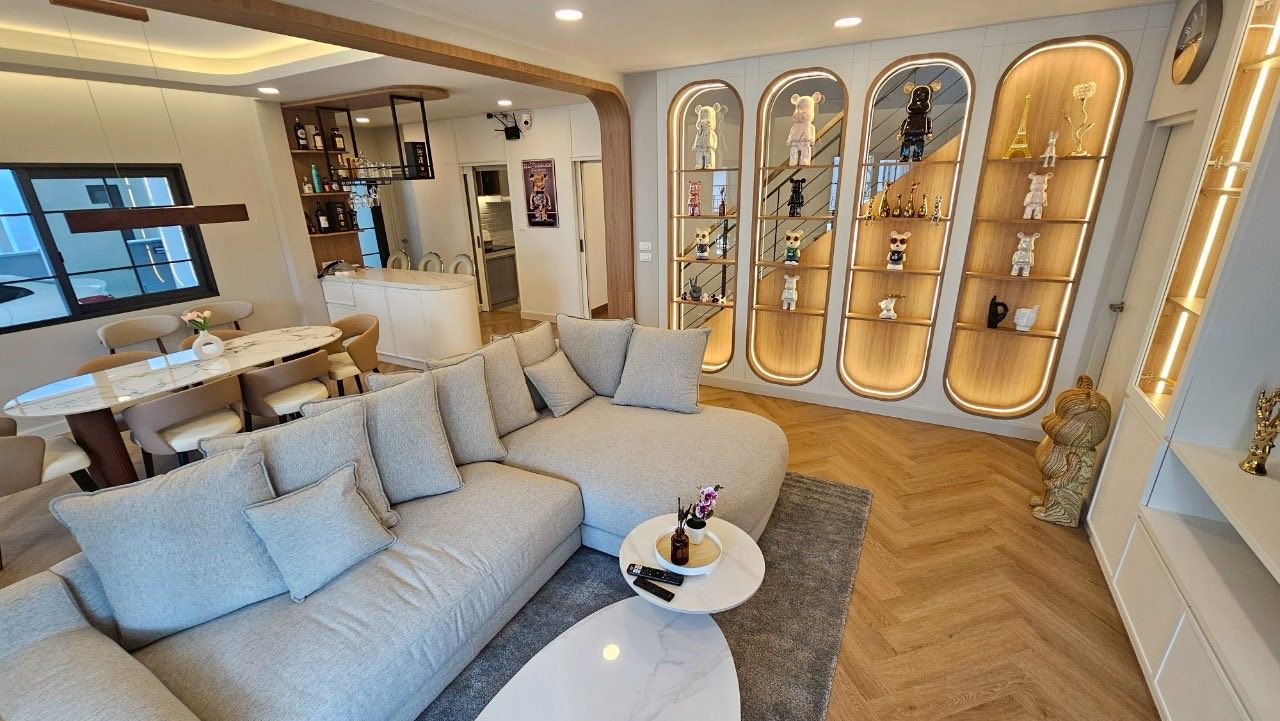 ขายบ้านเดี่ยวหรู หมู่บ้าน เซนโทร บางนา / For Sale Centro Bangna (English below)