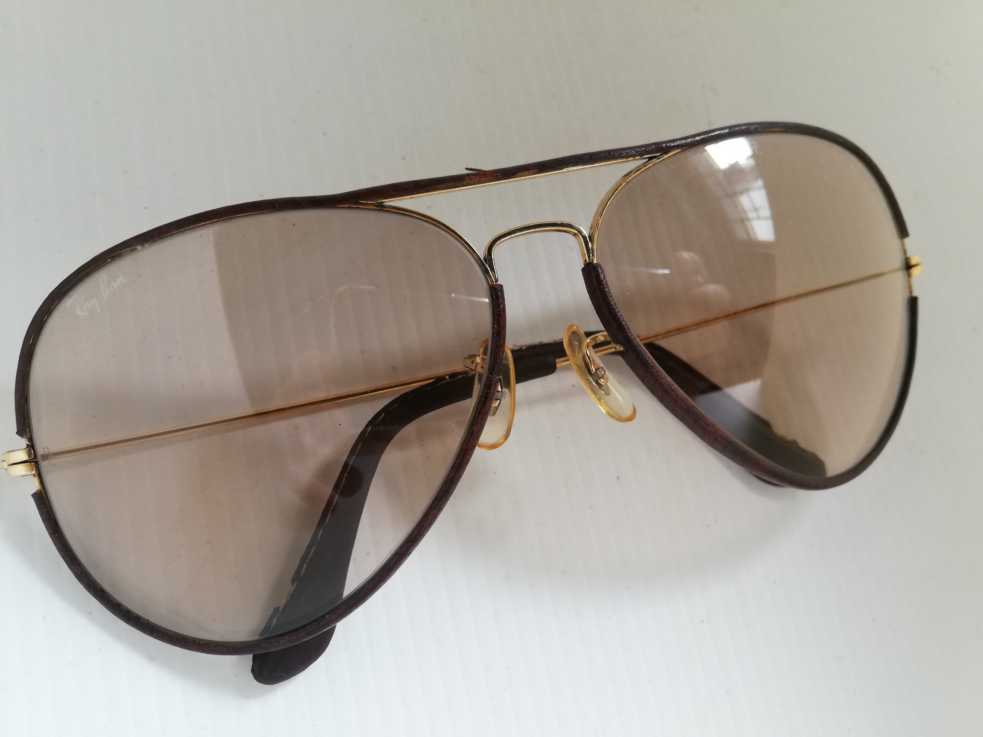 แว่นตา RayBan หุ้มหนัง เลนส์ออโต้ มือสอง สภาพสวยแท้ Made in USA