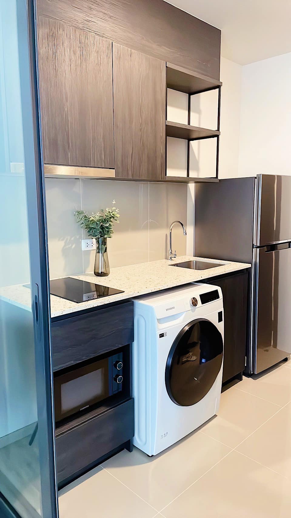 ให้เช่าคอนโด XT Huaikhwang (เอ็กซ์ที ห้วยขวาง) ติด MRT ห้วยขวาง 75 เมตร ห้องมุม วิวสวย 17000 / เดือน